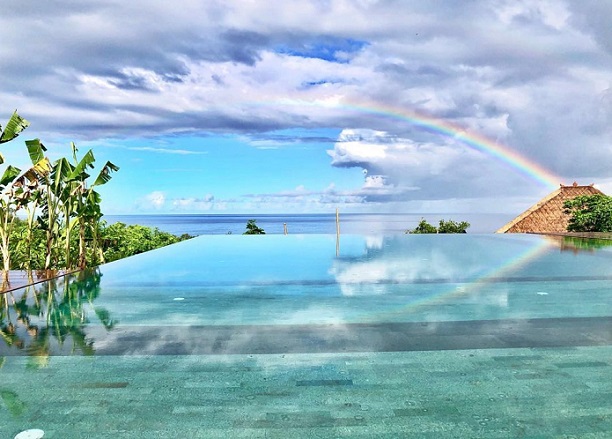 Image of a beautiful pool of water from Mana Uluwatu at the resort. 
